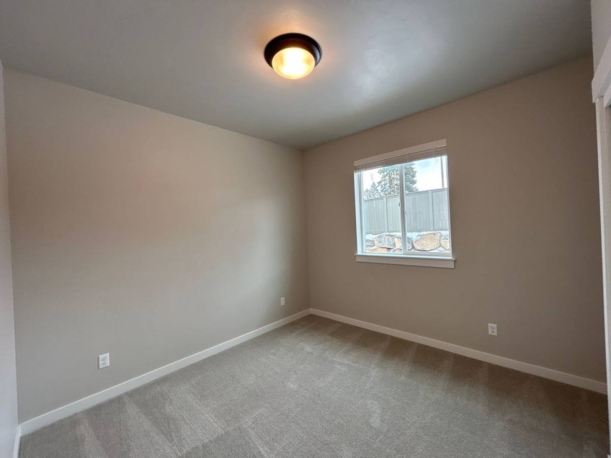 Townhouse for rent at 20656 SE Iron Horse Lane, Bend, OR 97702
