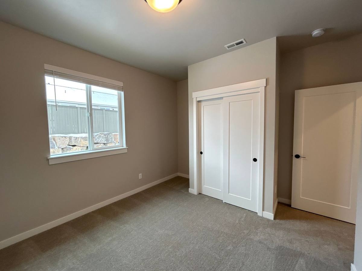 Townhouse for rent at 20656 SE Iron Horse Lane, Bend, OR 97702