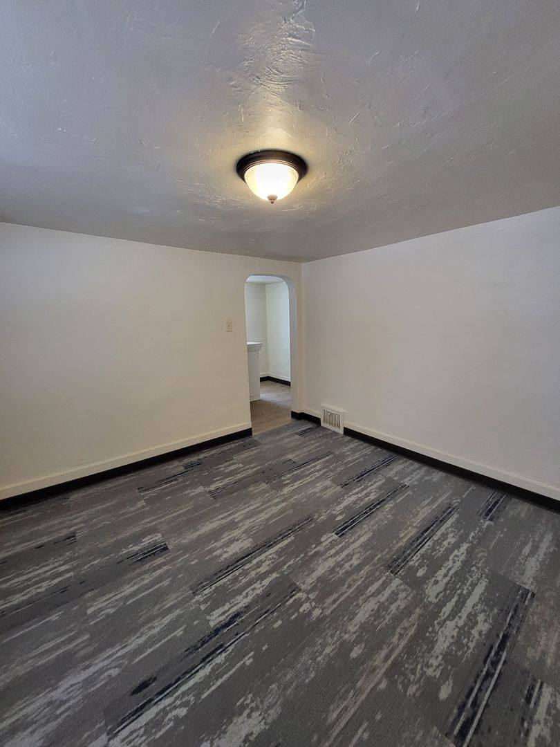 Apartment for rent at 207 Irwin, Green Bay, WI 54301