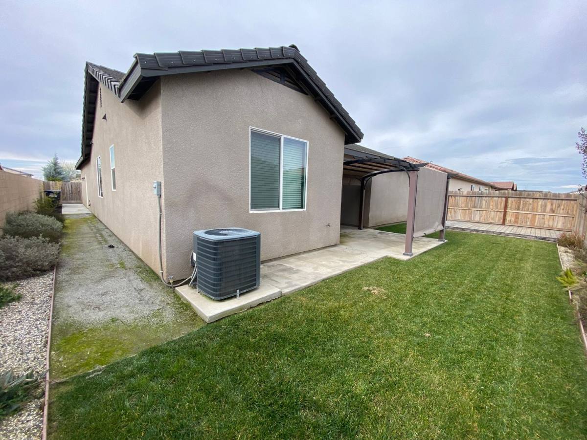 House for rent at 3212 N Noyes Court, Visalia, CA 93291