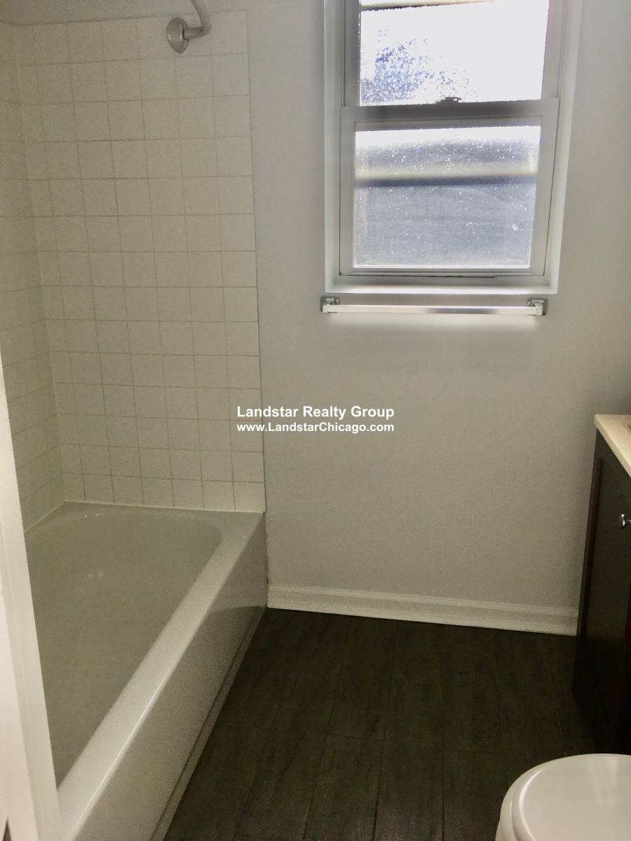 Apartment for rent at 1627 Humboldt #1E, Chicago, IL 60647