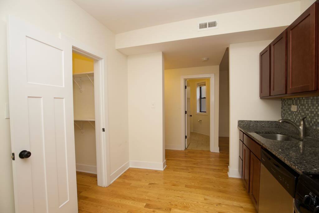 Apartment for rent at 2147 Fremont #N5, Chicago, IL 60614