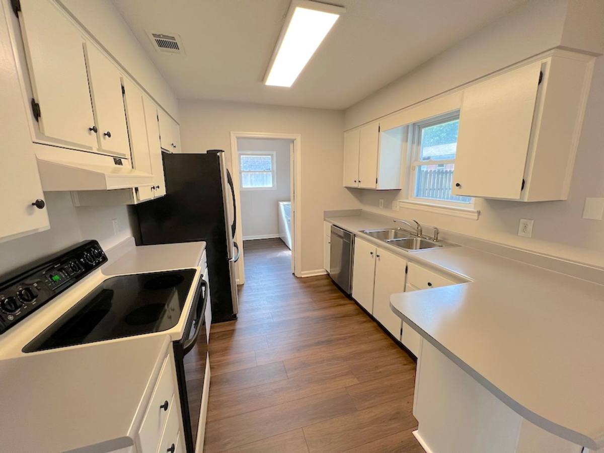 House for rent at 123 Davidson Ave, Savannah, GA 31419