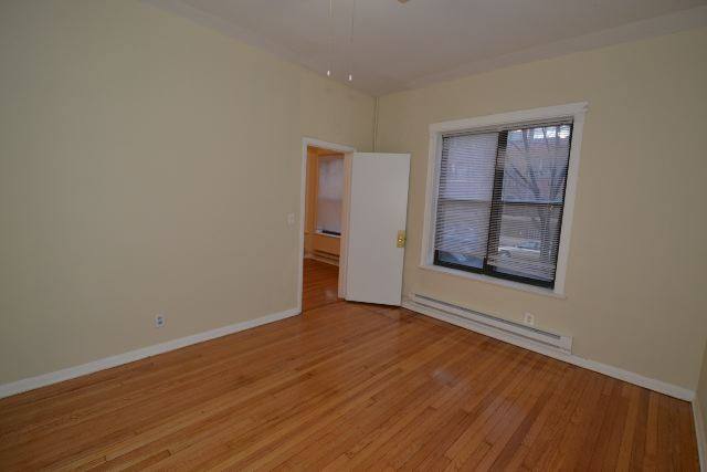 Apartment for rent at 917 Waveland #A3, Chicago, IL 60657