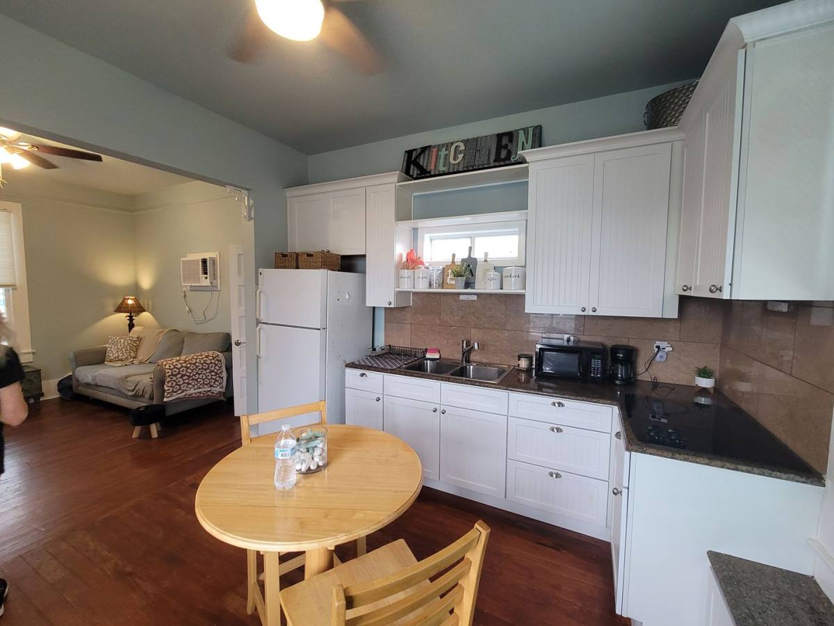 Apartment for rent at 1623 Ave N, Galveston, TX 77550