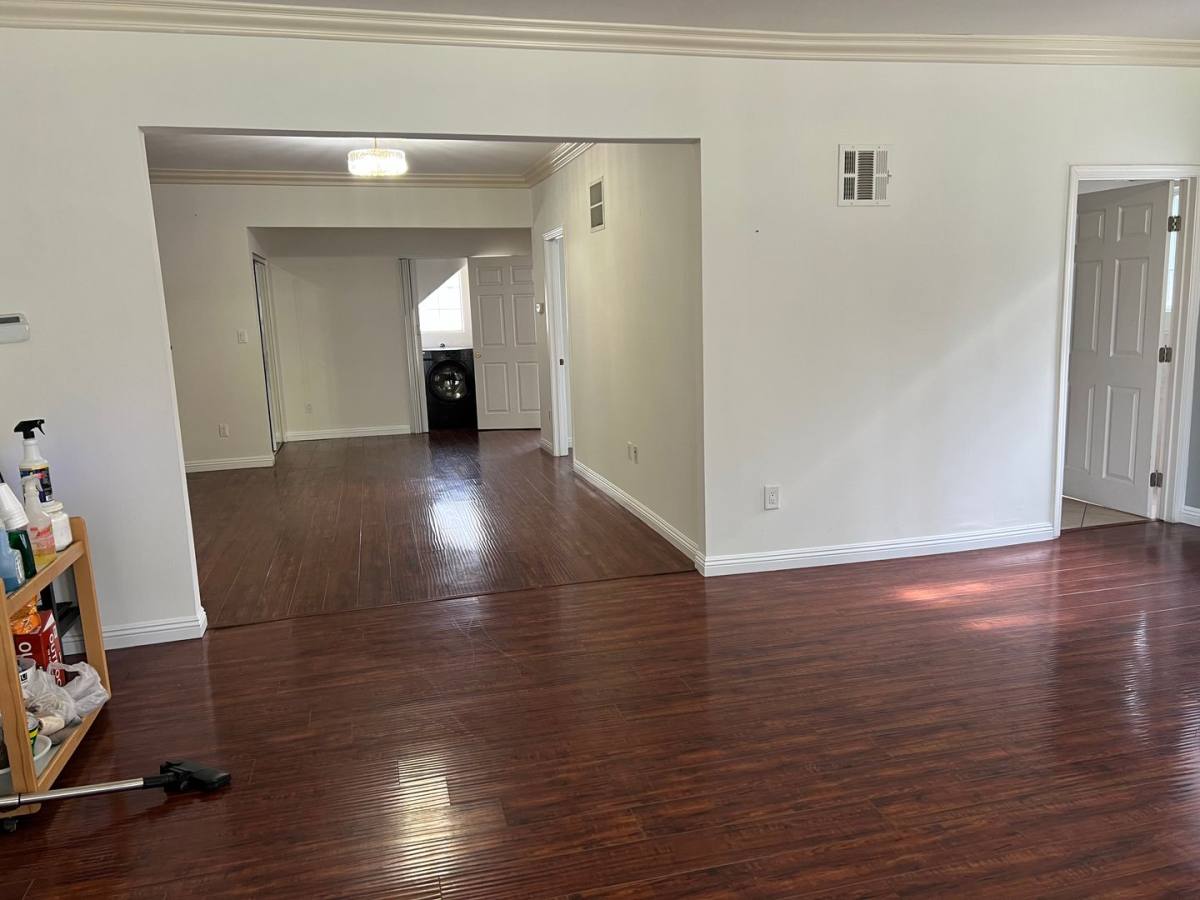 Apartment for rent at 1248 S Manhattan Place, Los Angeles, CA 90019