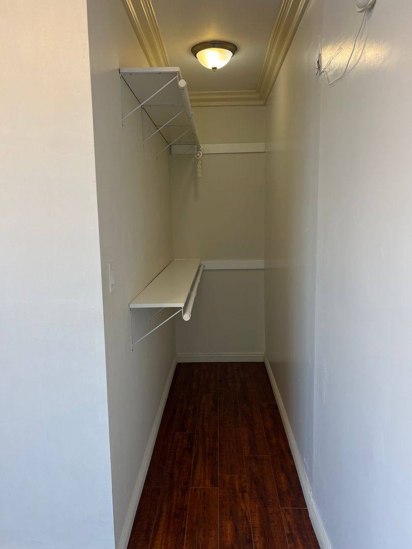 Apartment for rent at 1248 S Manhattan Place, Los Angeles, CA 90019