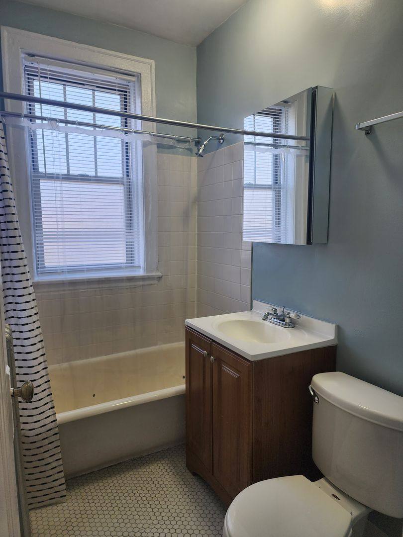 Apartment for rent at 4850 W Wrightwood Ave, Chicago, IL 60639