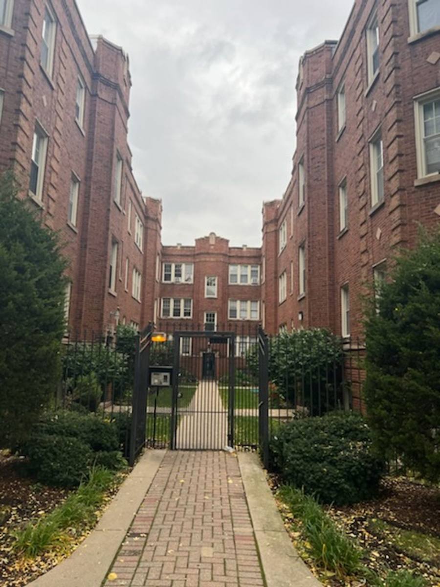 Apartment for rent at 4850 W Wrightwood Ave, Chicago, IL 60639