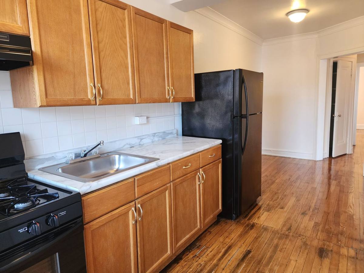 Apartment for rent at 4850 W Wrightwood Ave, Chicago, IL 60639