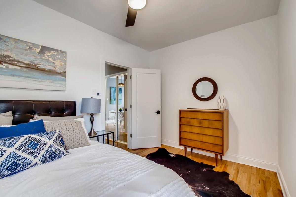 Apartment for rent at 629 Wcorenelia Ave, Chicago, IL 60657