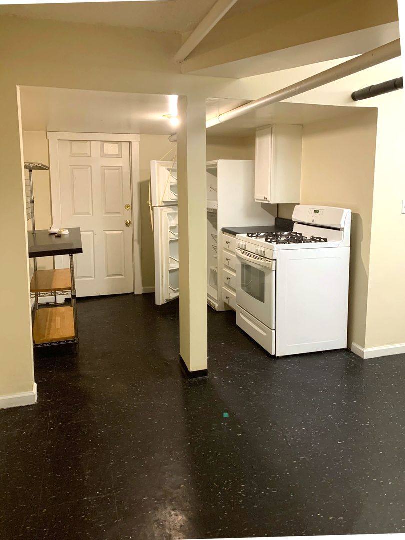 Apartment for rent at 1347 W Carmen - Garden Studio E, Chicago, IL 60625