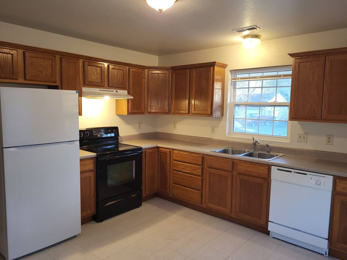 Apartment for rent at 110 Sage St, Silver Lake, KS 66539