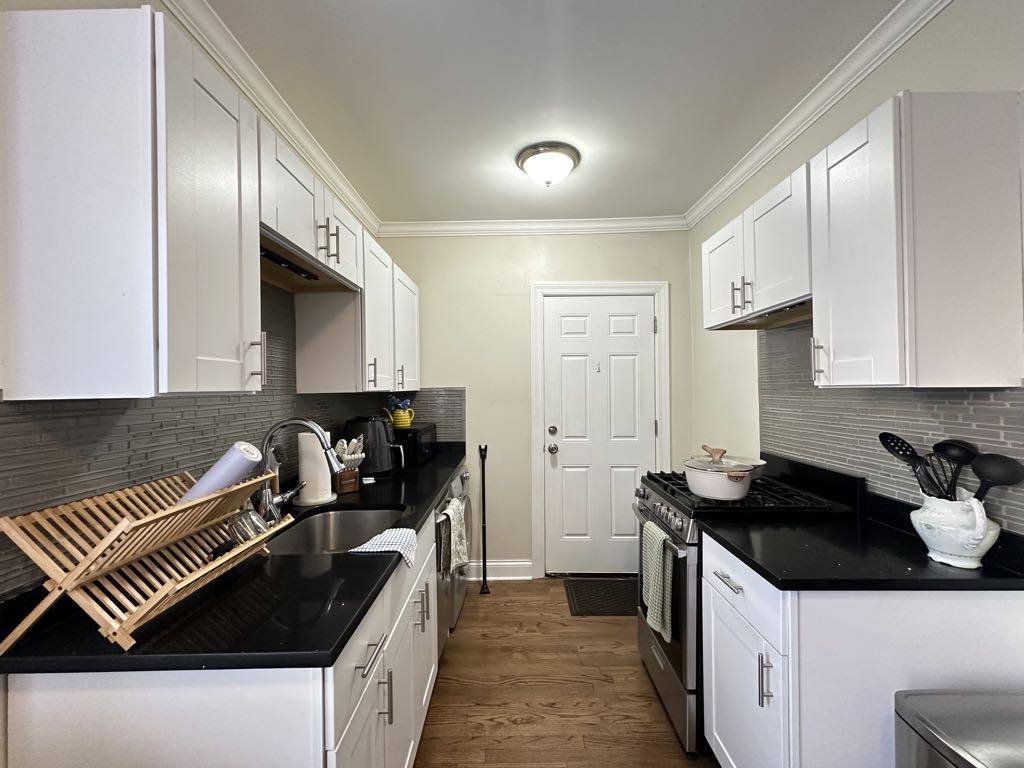 Apartment for rent at 3815 Greenview #EA8, Chicago, IL 60613