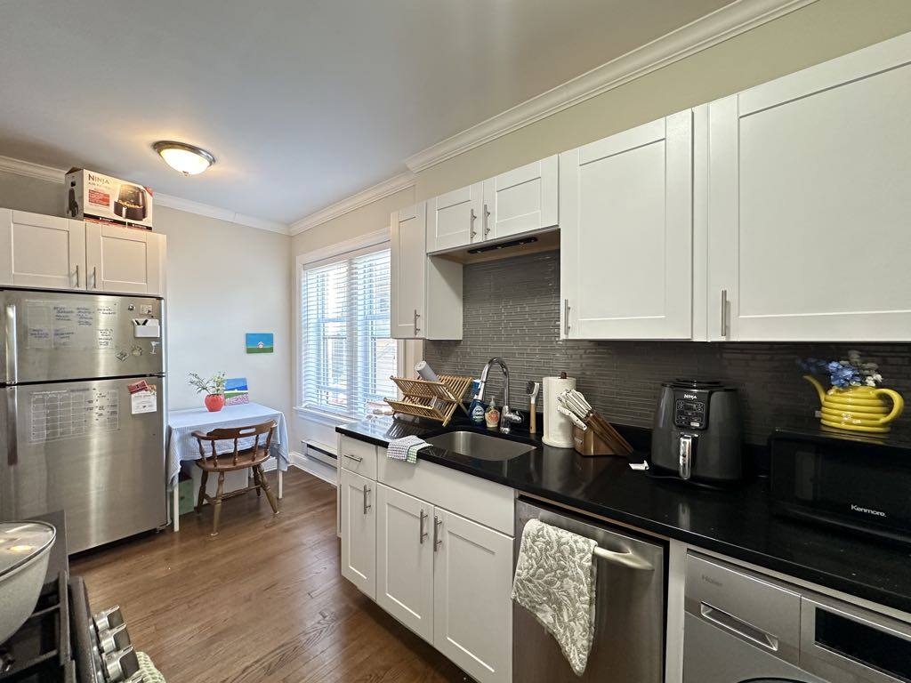 Apartment for rent at 3815 Greenview #EA8, Chicago, IL 60613