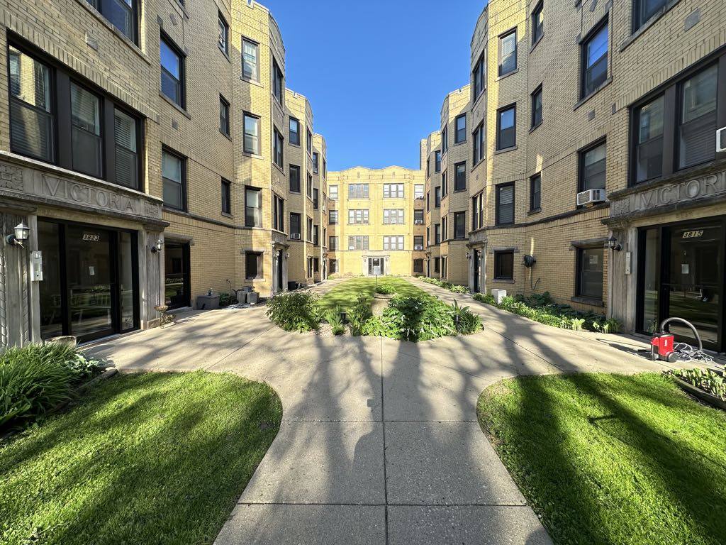 Apartment for rent at 3815 Greenview #EA8, Chicago, IL 60613