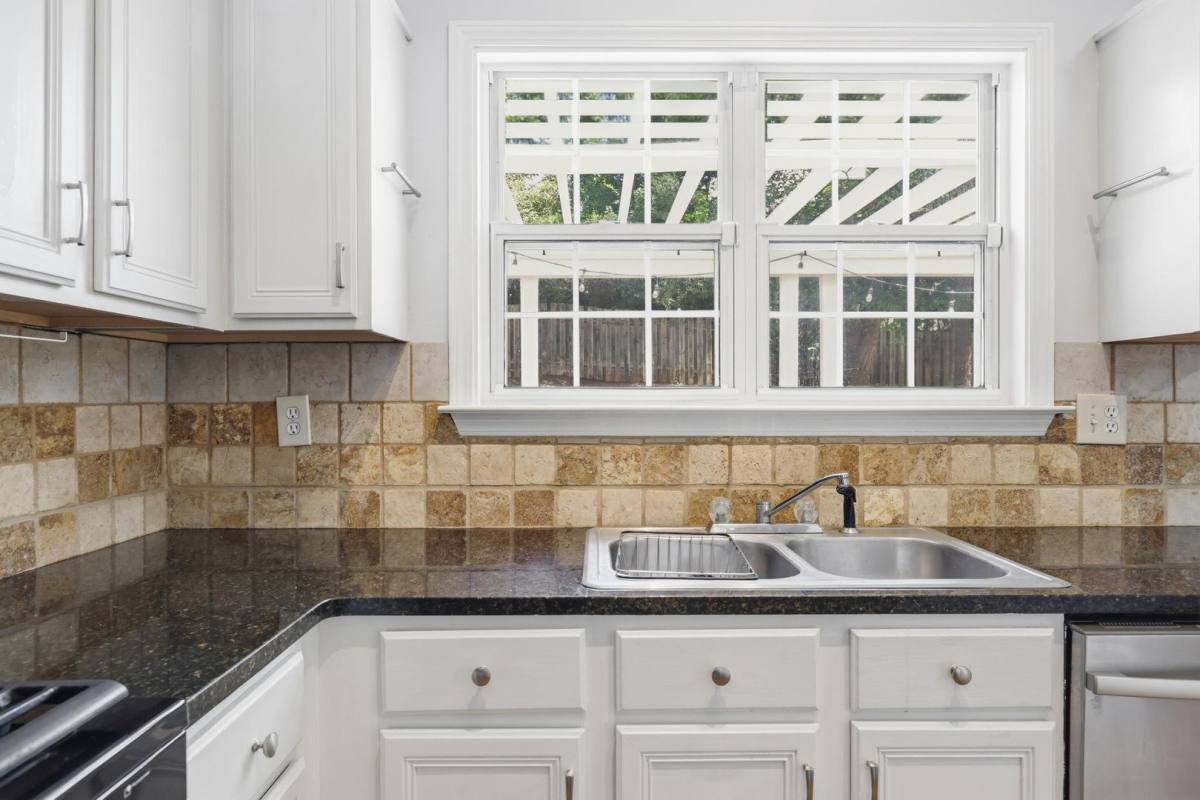 House for rent at 1409 Chardin Dr, Marietta, GA 30062