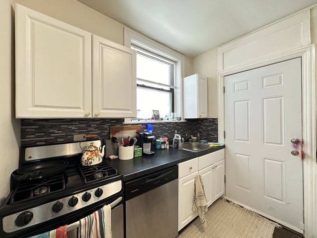 Apartment for rent at 2129 Giddings, Chicago, IL 60625