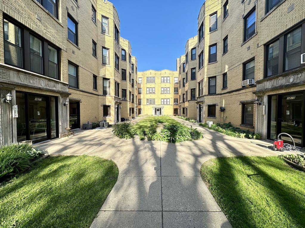 Apartment for rent at 38175 N Greenview #WA10, Chicago, IL 60613