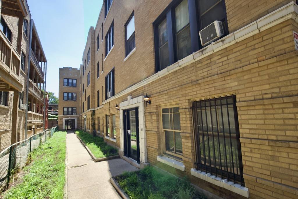 Apartment for rent at 835 Cornelia #NA9, Chicago, IL 60657