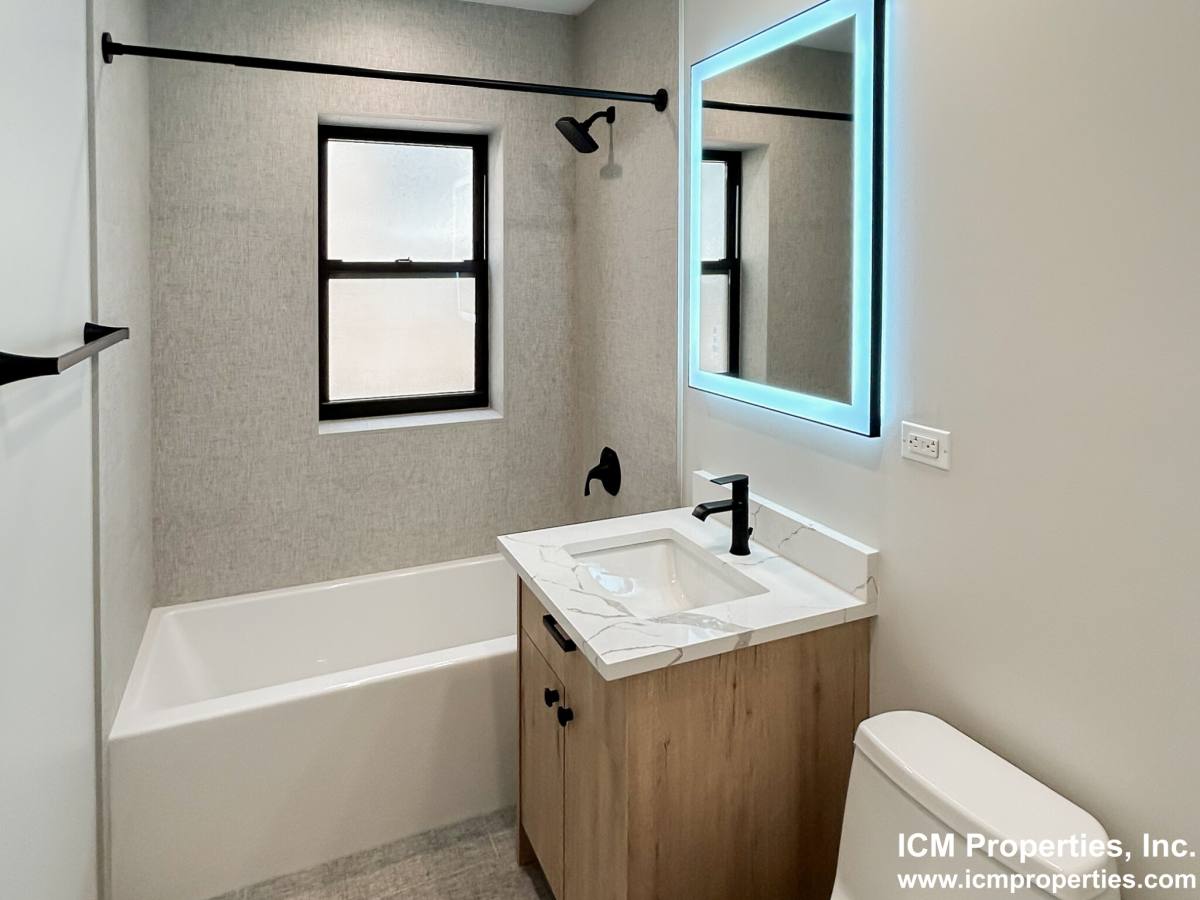 Apartment for rent at 5032 N Wolcott Ave #2, Chicago, IL 60640