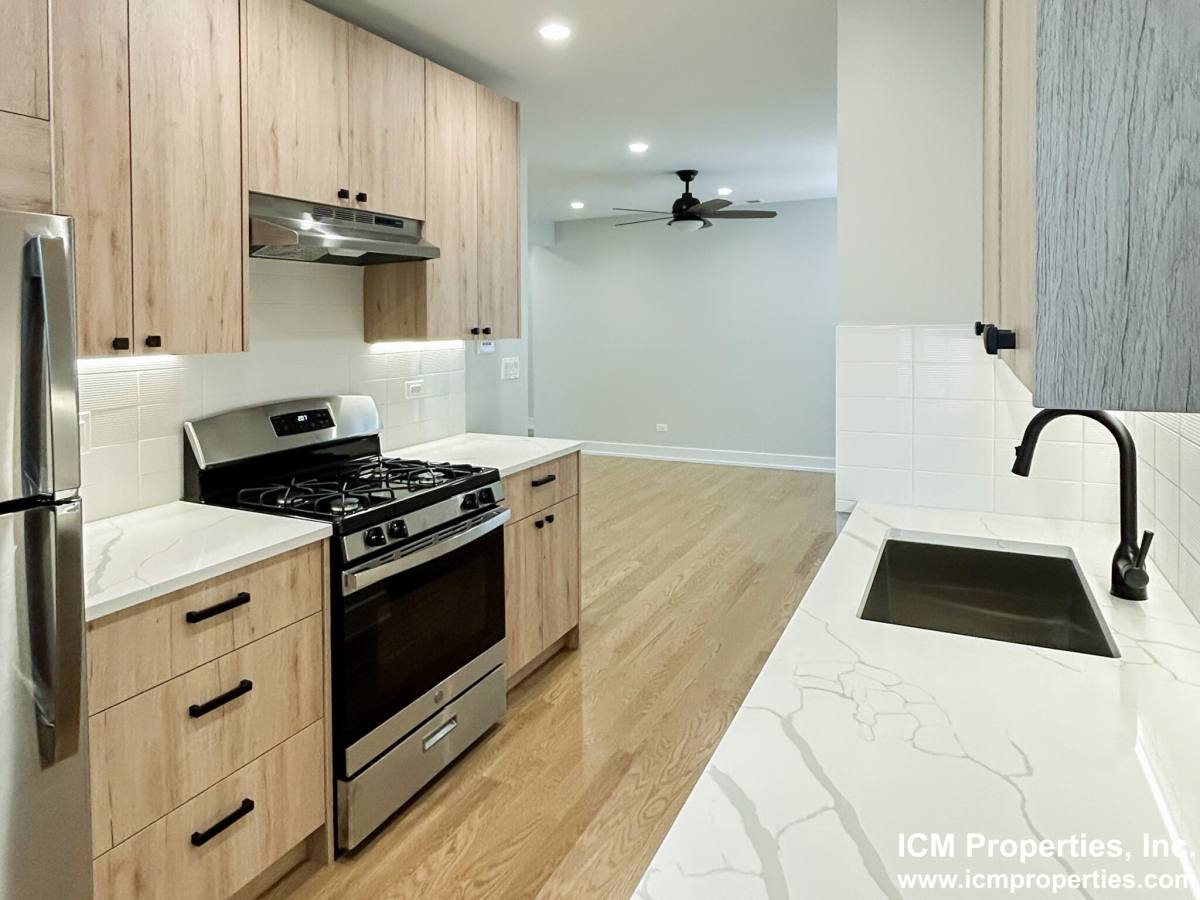Apartment for rent at 5032 N Wolcott Ave #2, Chicago, IL 60640