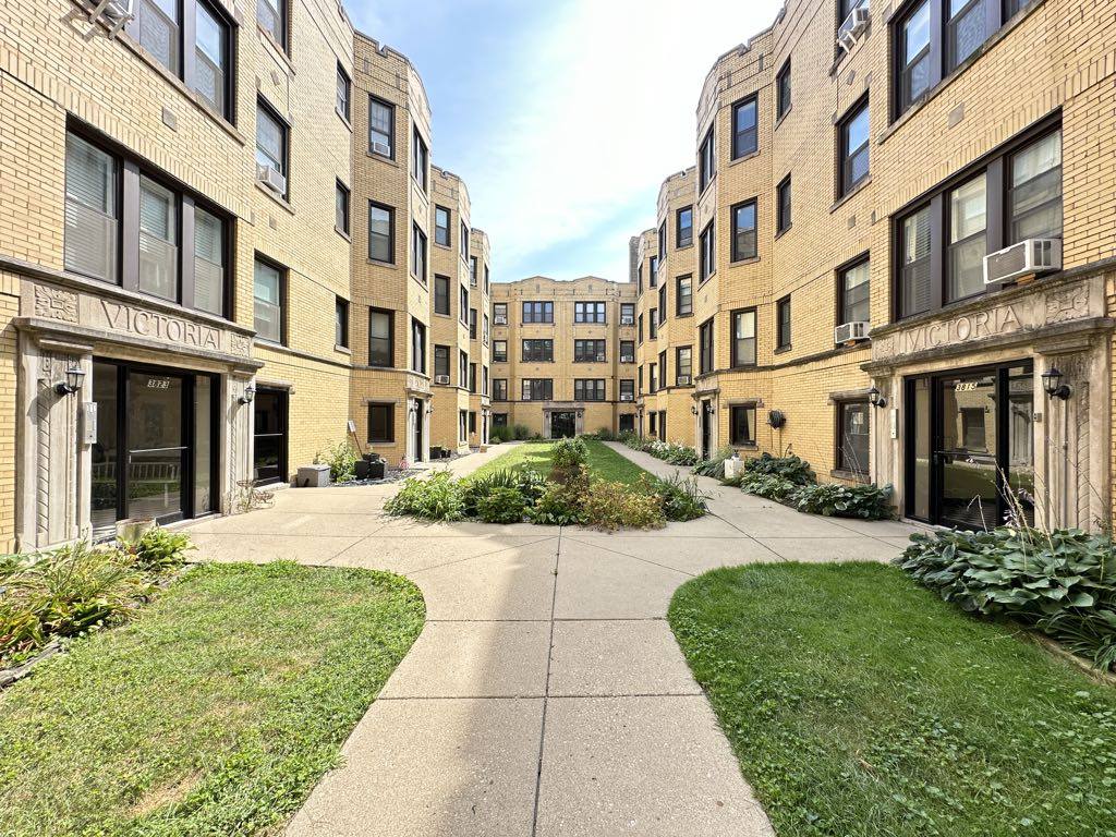 Apartment for rent at 38155 N Greenview #WA9, Chicago, IL 60613