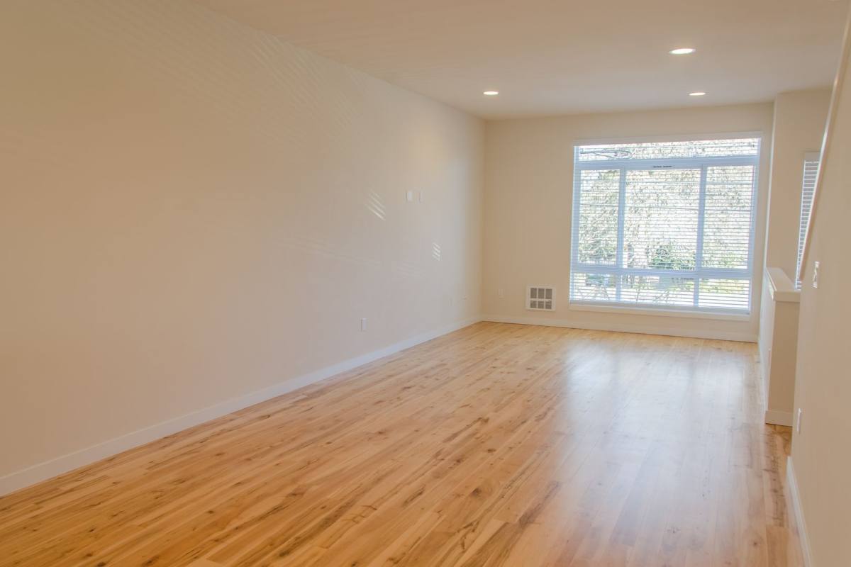 Townhouse for rent at 10363 Ashworth Ave N, Seattle, WA 98133