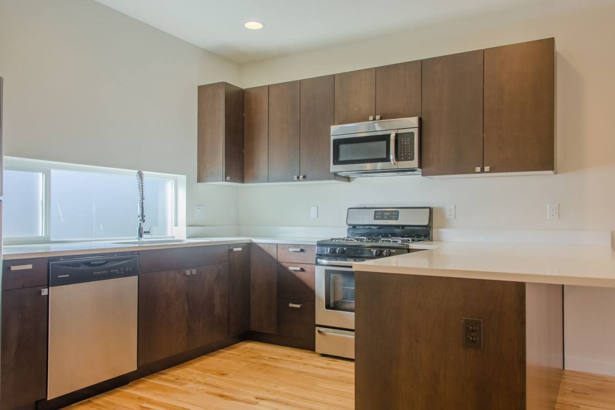 Townhouse for rent at 10363 Ashworth Ave N, Seattle, WA 98133
