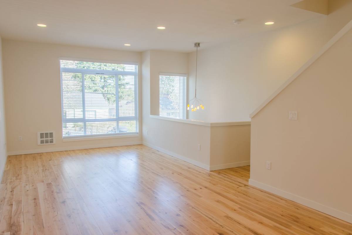 Townhouse for rent at 10363 Ashworth Ave N, Seattle, WA 98133