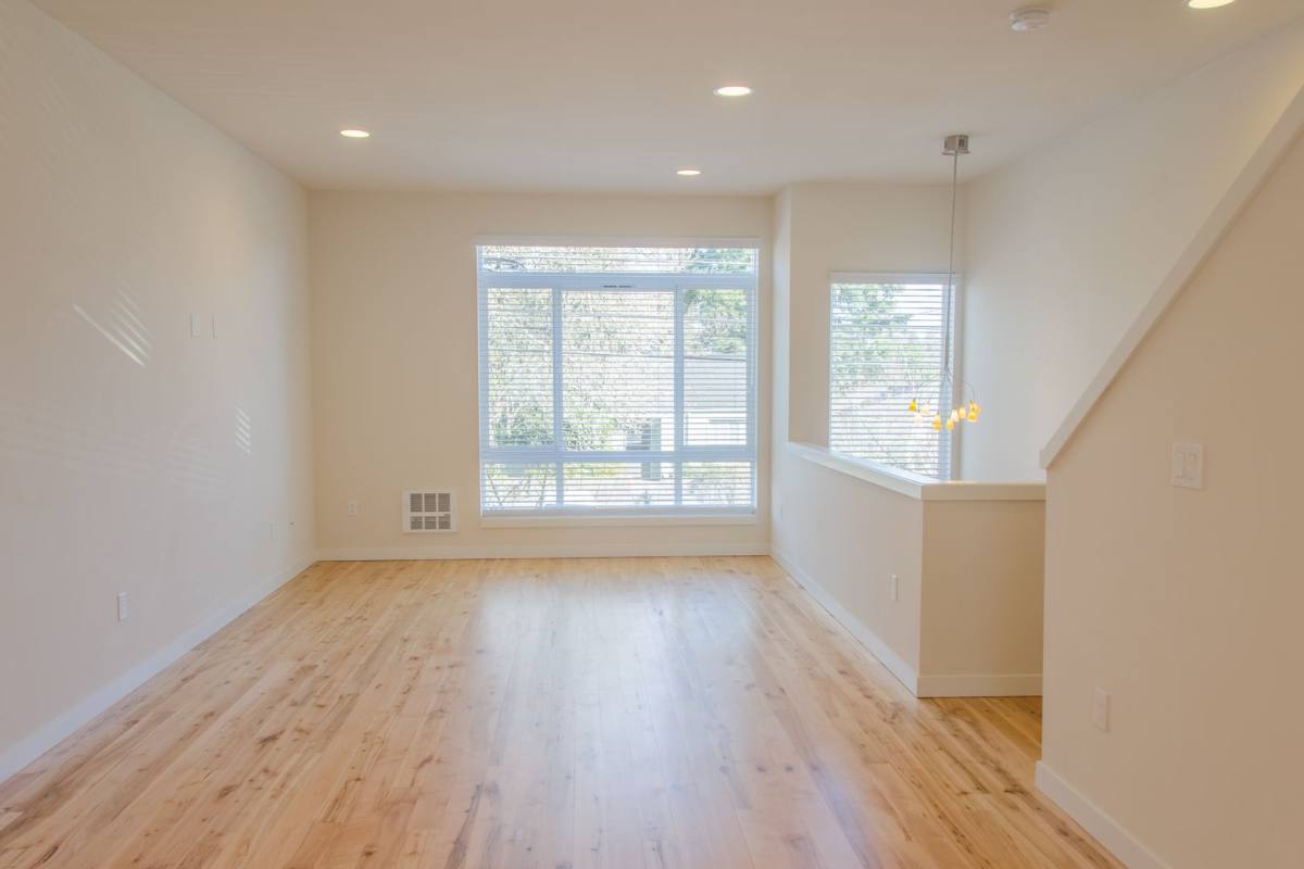 Townhouse for rent at 10363 Ashworth Ave N, Seattle, WA 98133