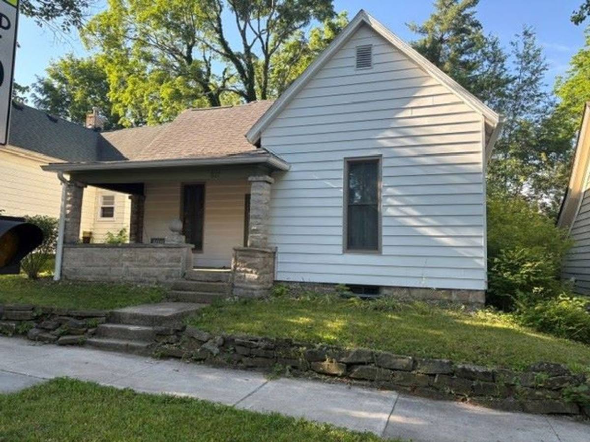 House for rent at 817 W 6th St, Bloomington, IN 47401
