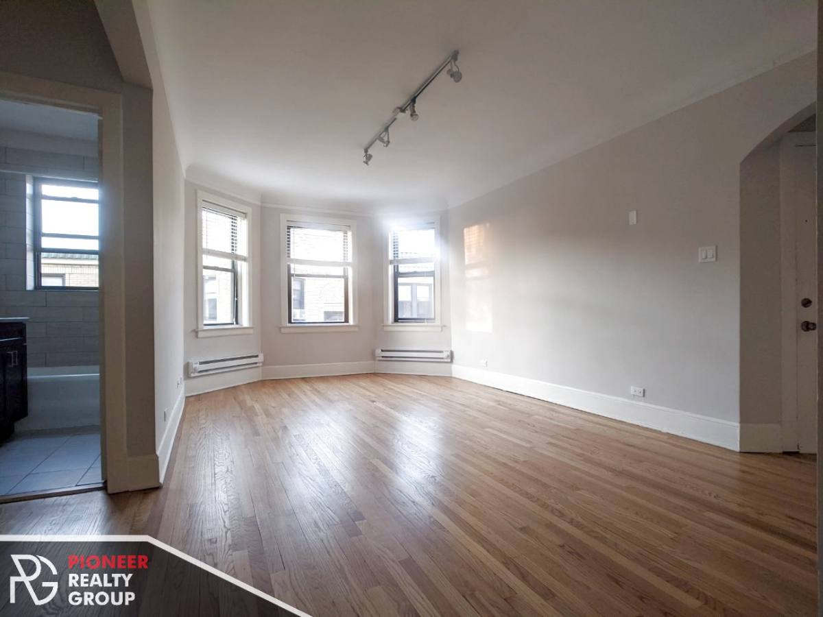 Apartment for rent at 2317 N Rockwell #5-A2, Chicago, IL 60647