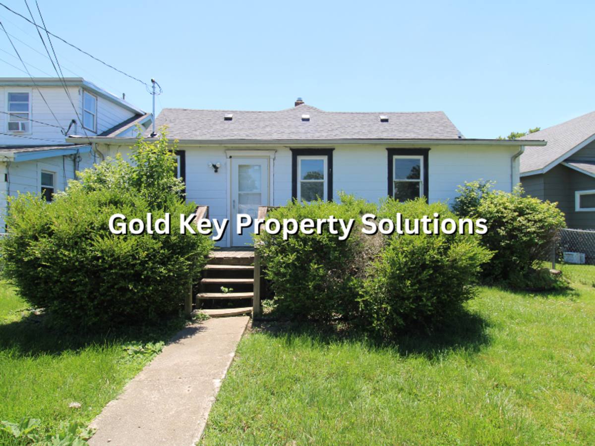 House for rent at 1318 E 28th St, Anderson, IN 46016