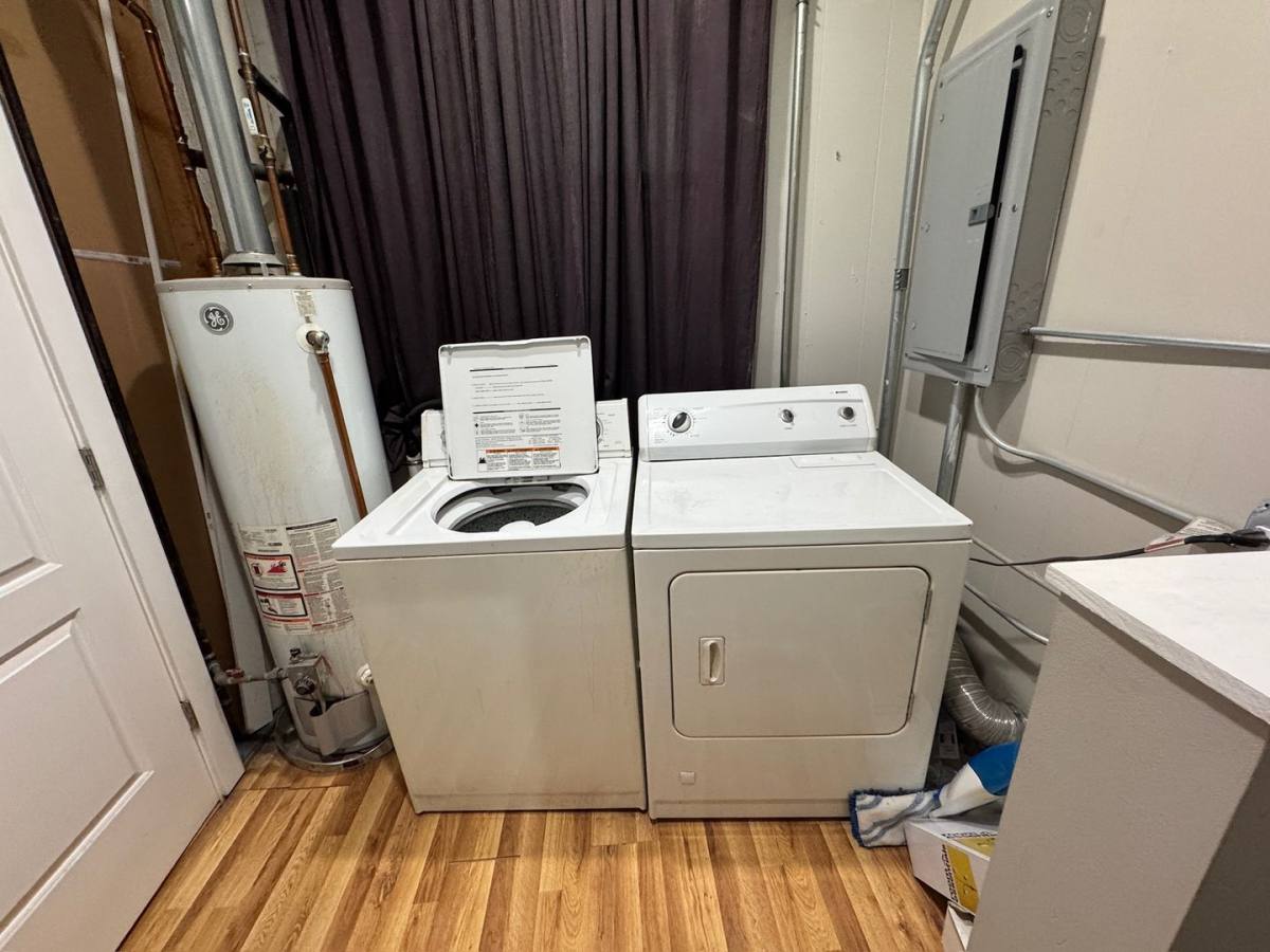 Apartment for rent at 1037 W Polk St, Chicago, IL 60607