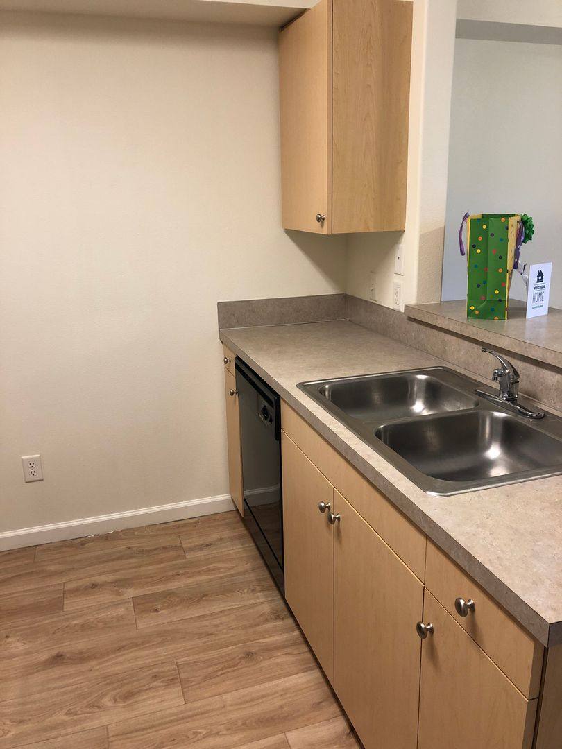 Apartment for rent at 233 NW Sherman St, Sutherlin, OR 97479