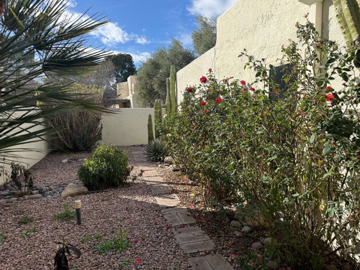 Townhouse for rent at 3017 N Placita Chorro, Tucson, AZ 85715