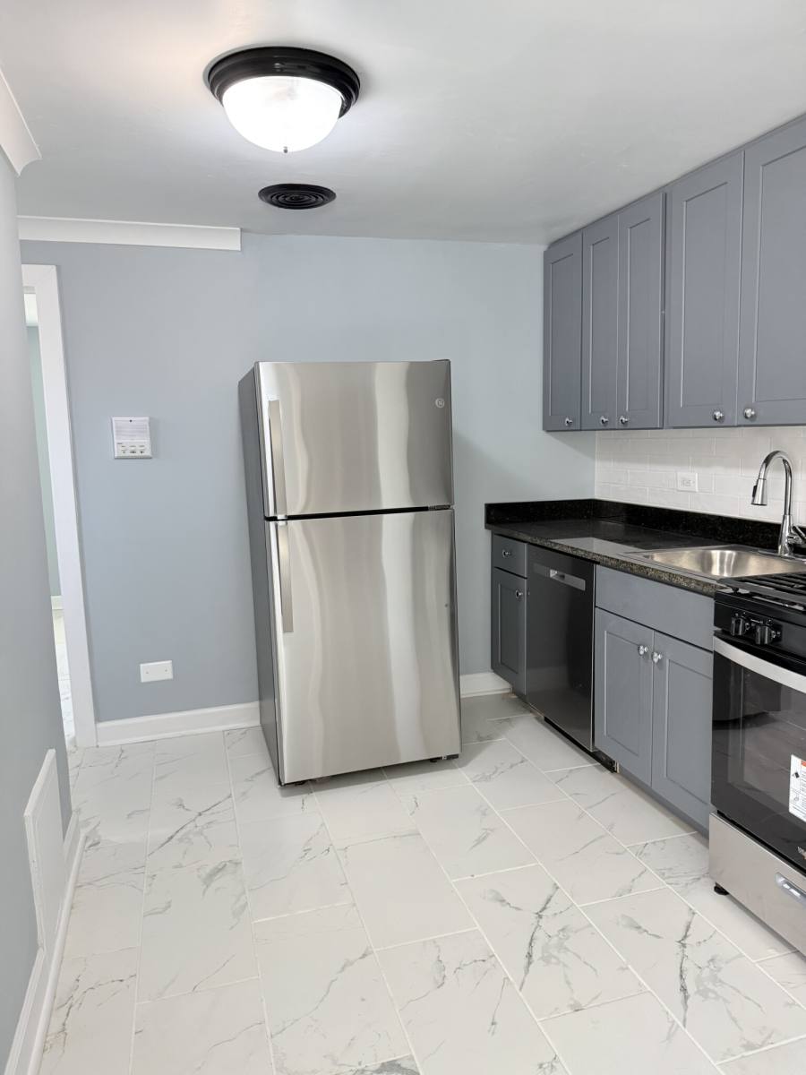 Apartment for rent at 2754 W N Shore #GS, Chicago, IL 60645