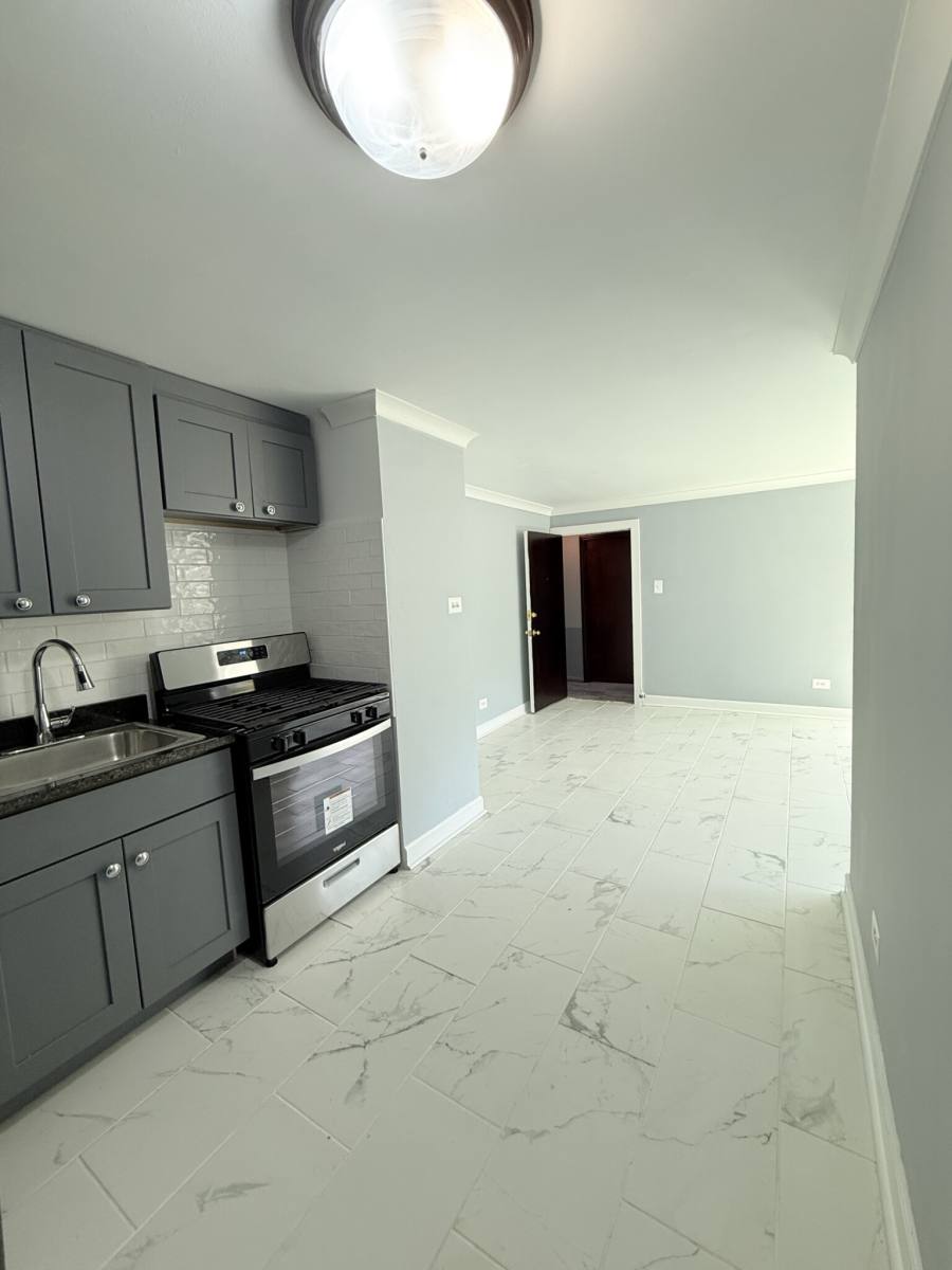 Apartment for rent at 2754 W N Shore #GS, Chicago, IL 60645