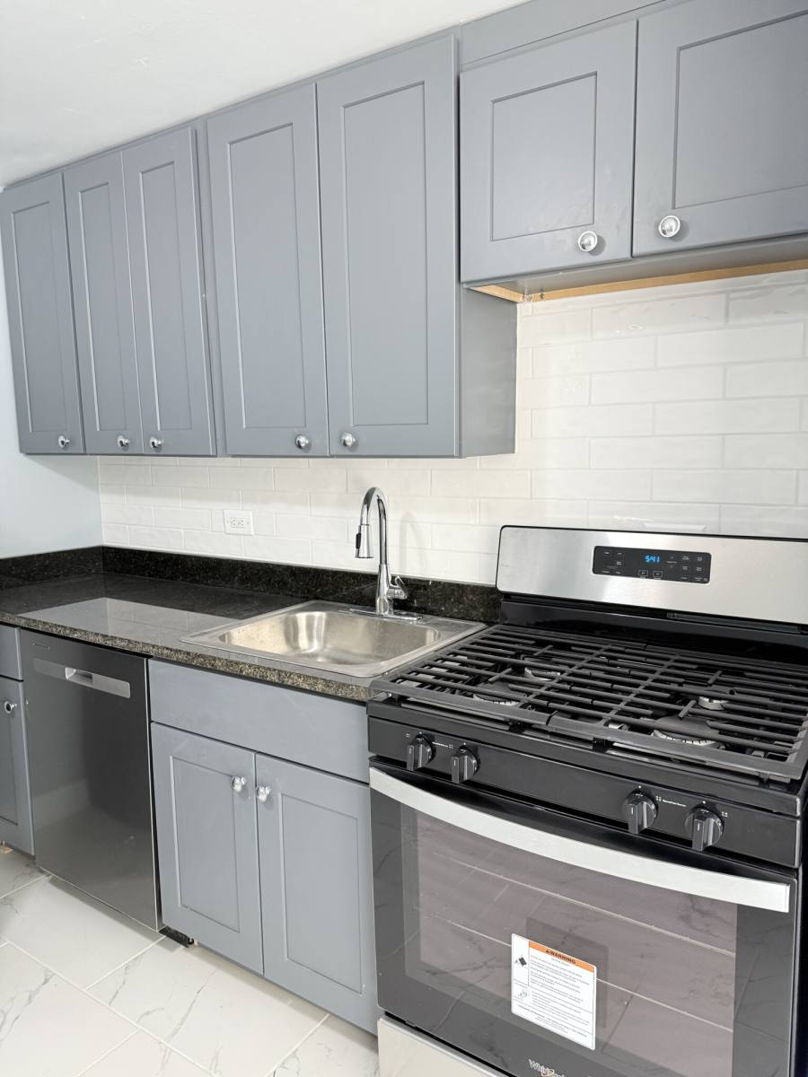 Apartment for rent at 2754 W N Shore #GS, Chicago, IL 60645