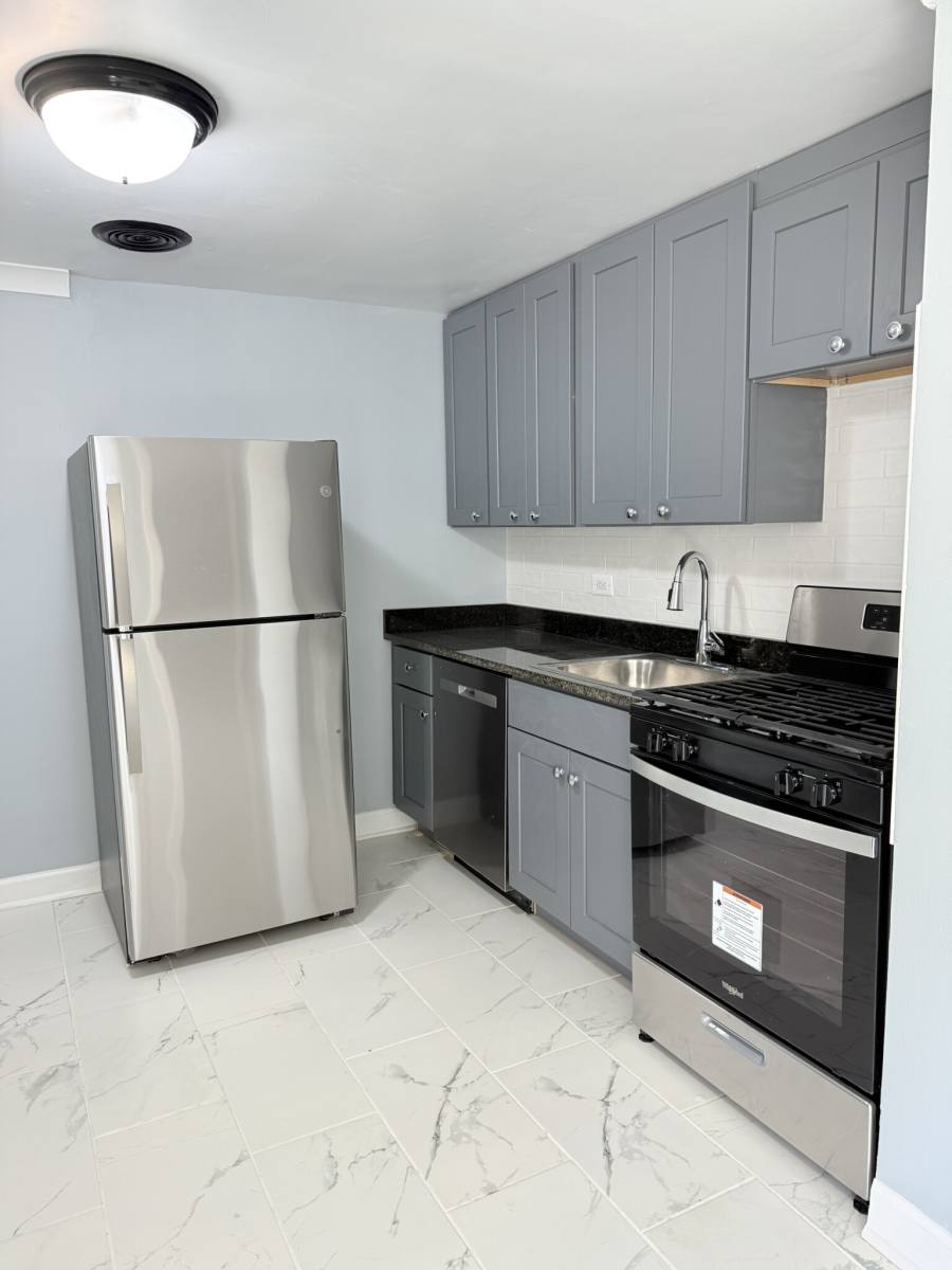 Apartment for rent at 2754 W N Shore #GS, Chicago, IL 60645