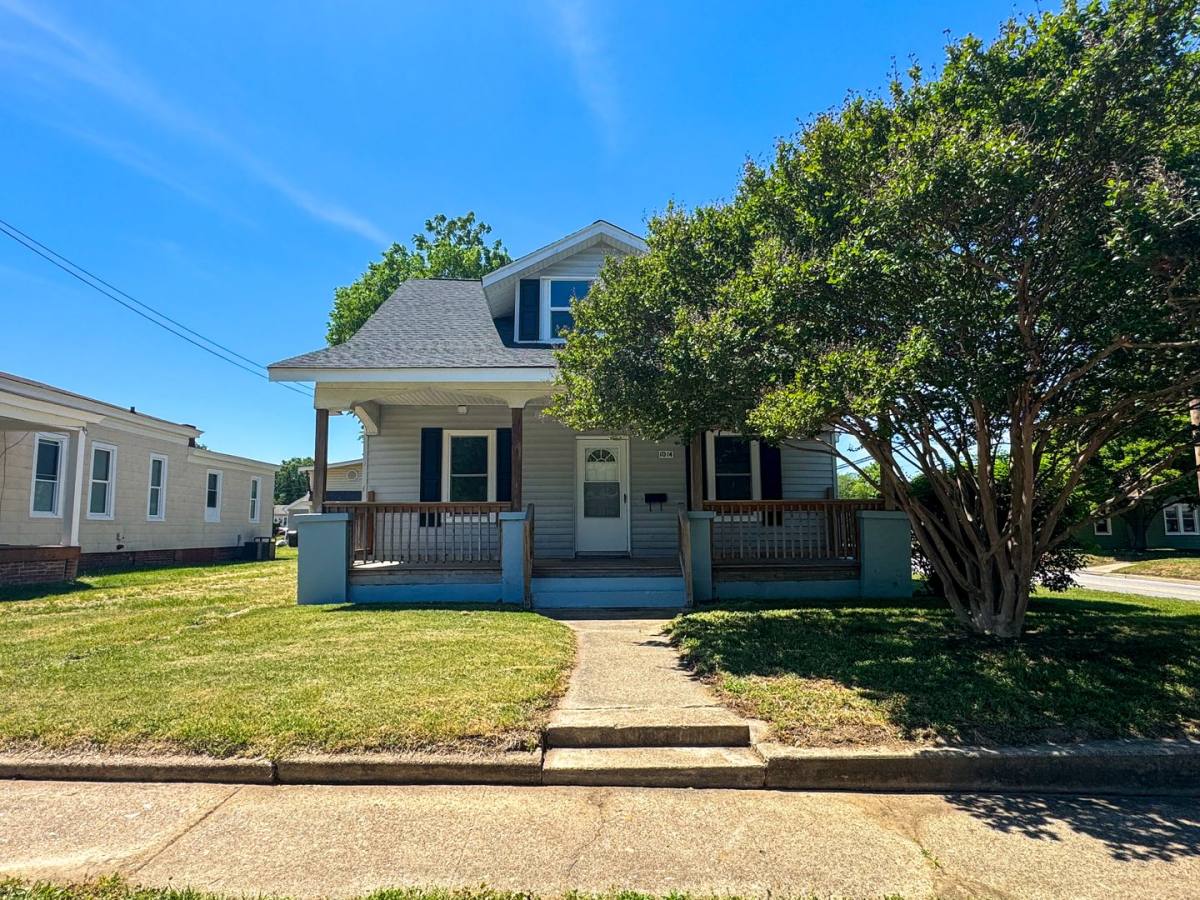 House for rent at 1014 Hamilton Ave, Colonial Heights, VA 23834
