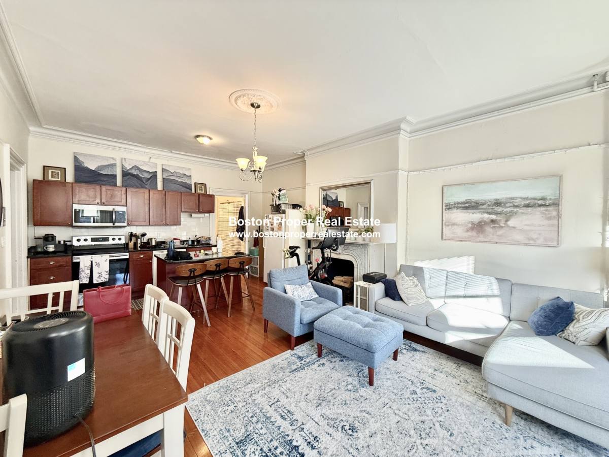Apartment for rent at 177 Marlborough #8, Boston, MA 02116