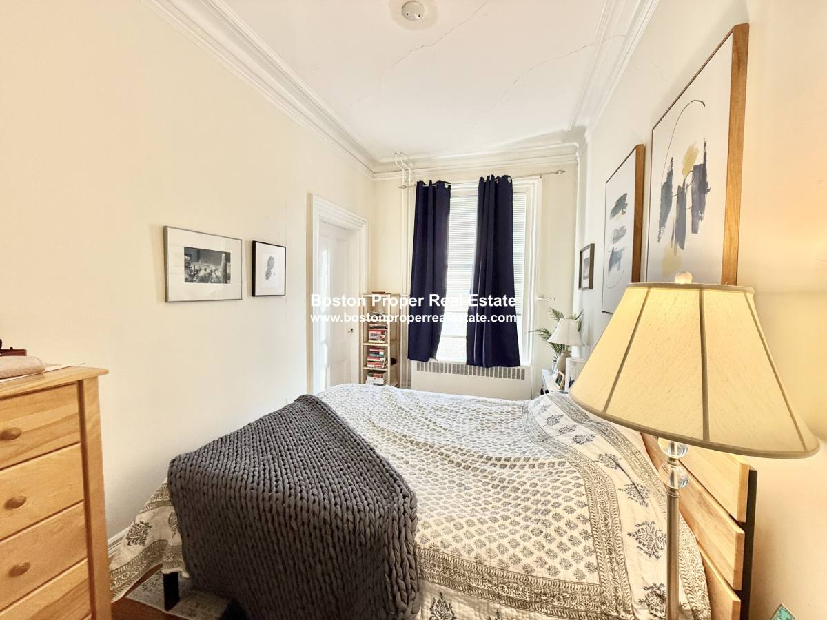 Apartment for rent at 177 Marlborough #8, Boston, MA 02116