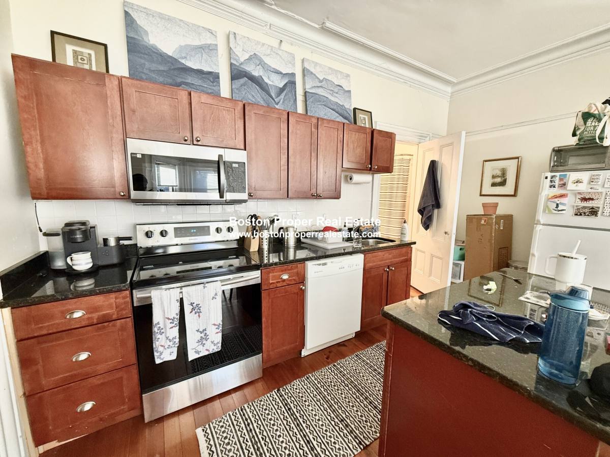 Apartment for rent at 177 Marlborough #8, Boston, MA 02116