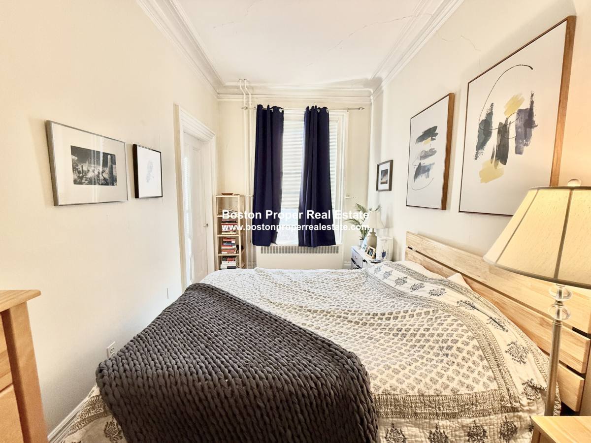 Apartment for rent at 177 Marlborough #8, Boston, MA 02116