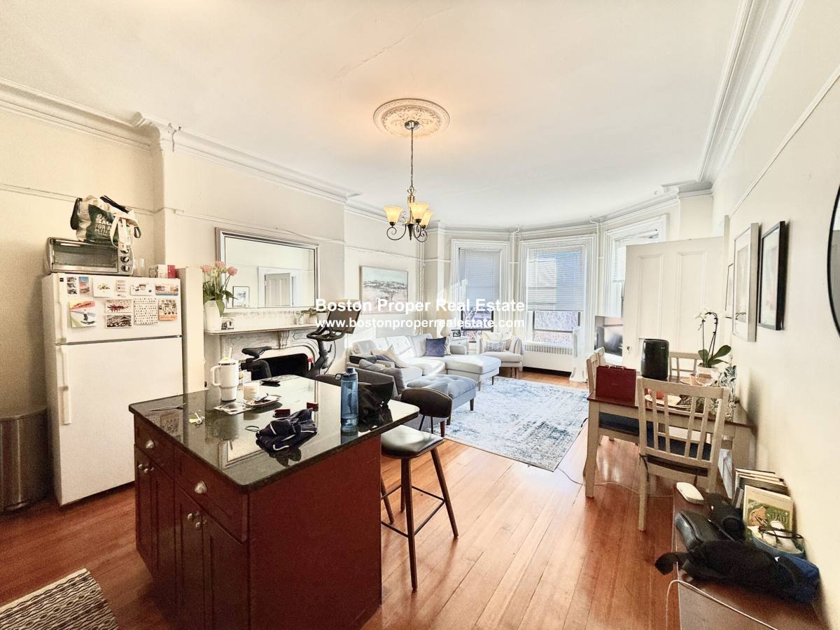 Apartment for rent at 177 Marlborough #8, Boston, MA 02116