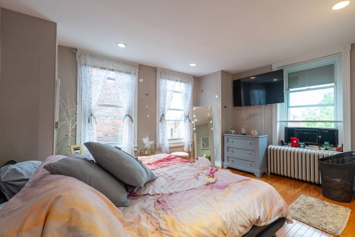 Apartment for rent at 1601 Jackson 3rd Floor, Philadelphia, PA 19145