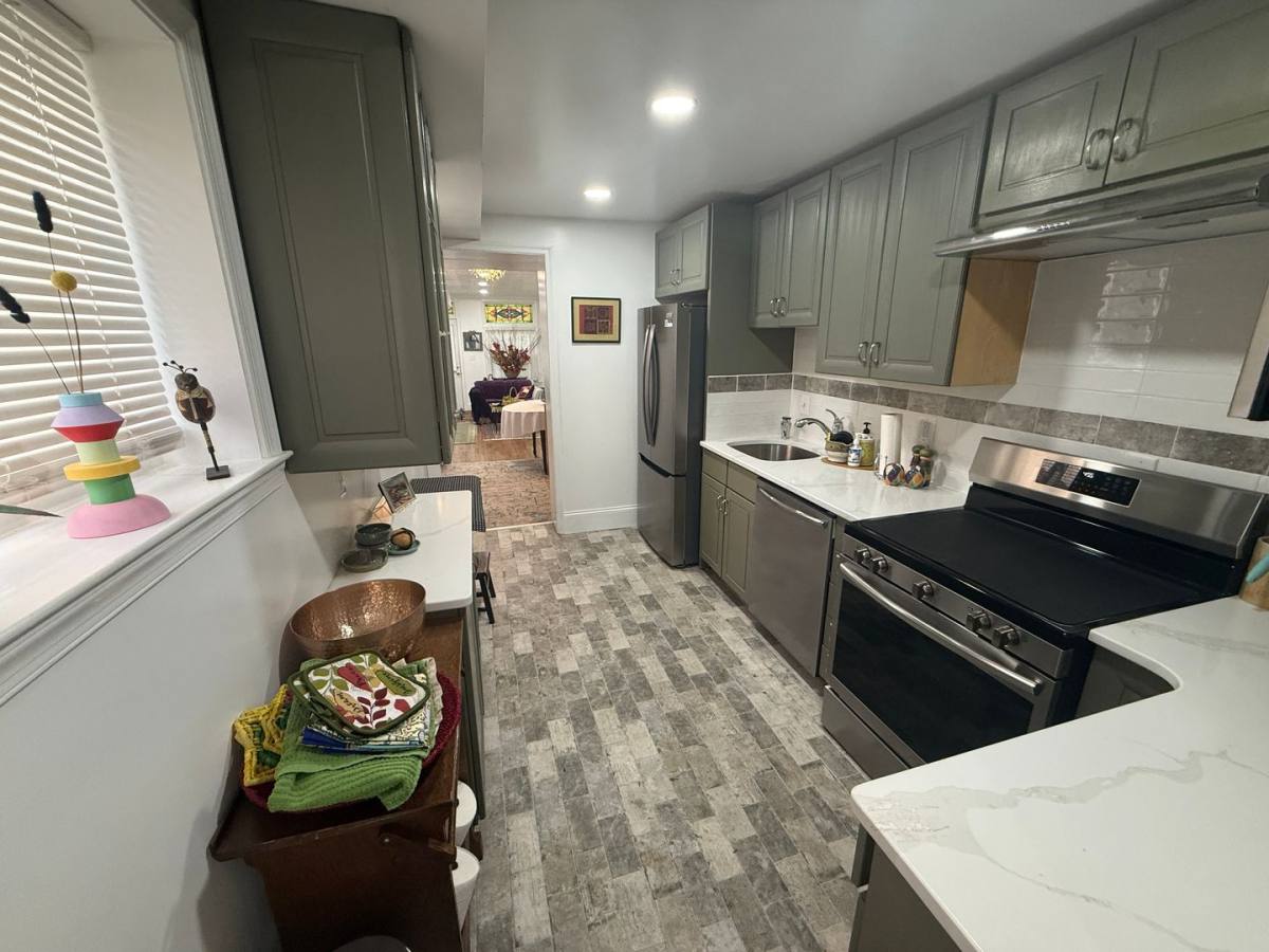 House for rent at 2013 Fleet St, Baltimore, MD 21231