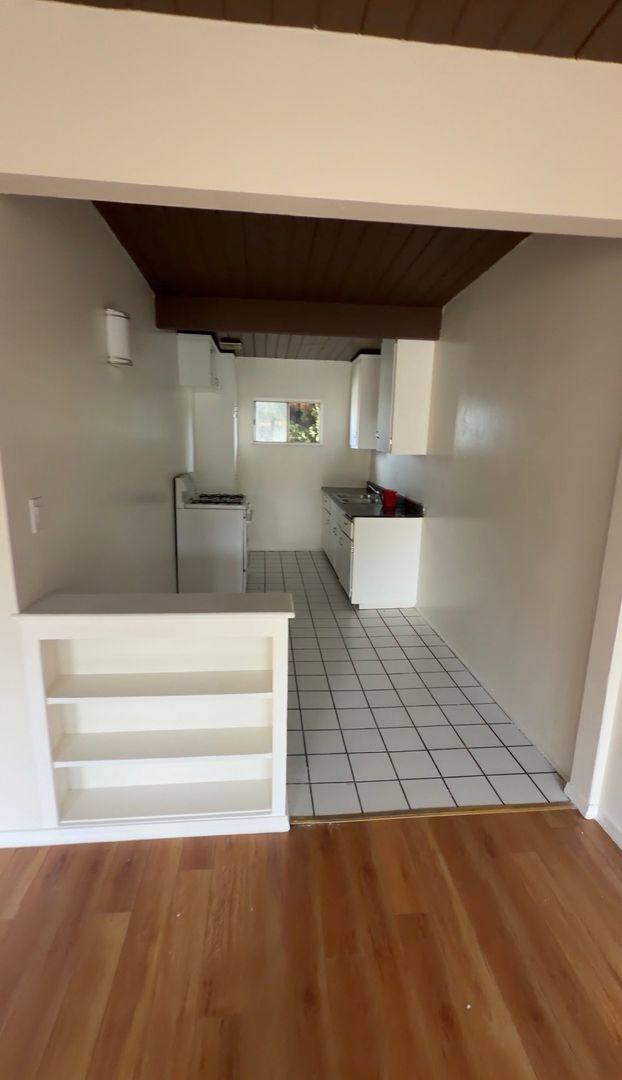 Apartment for rent at 14614 & 14618 Chadron Ave, Gardena, CA 90249